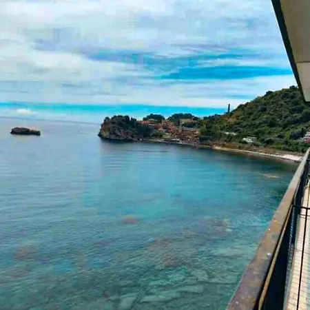 A Picco Sul Mare Apartment *