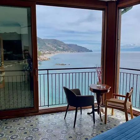 Apartamento A Picco Sul Mare